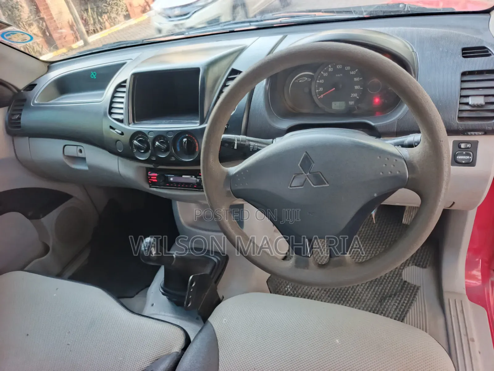 Mitsubishi L200 2012 Red