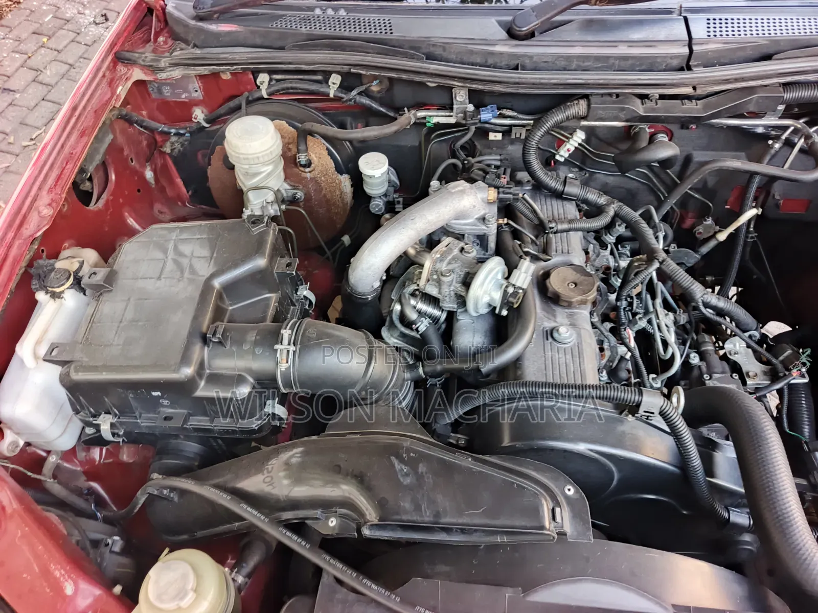 Mitsubishi L200 2012 Red