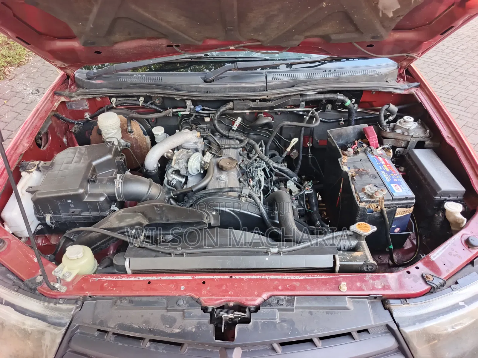 Mitsubishi L200 2012 Red