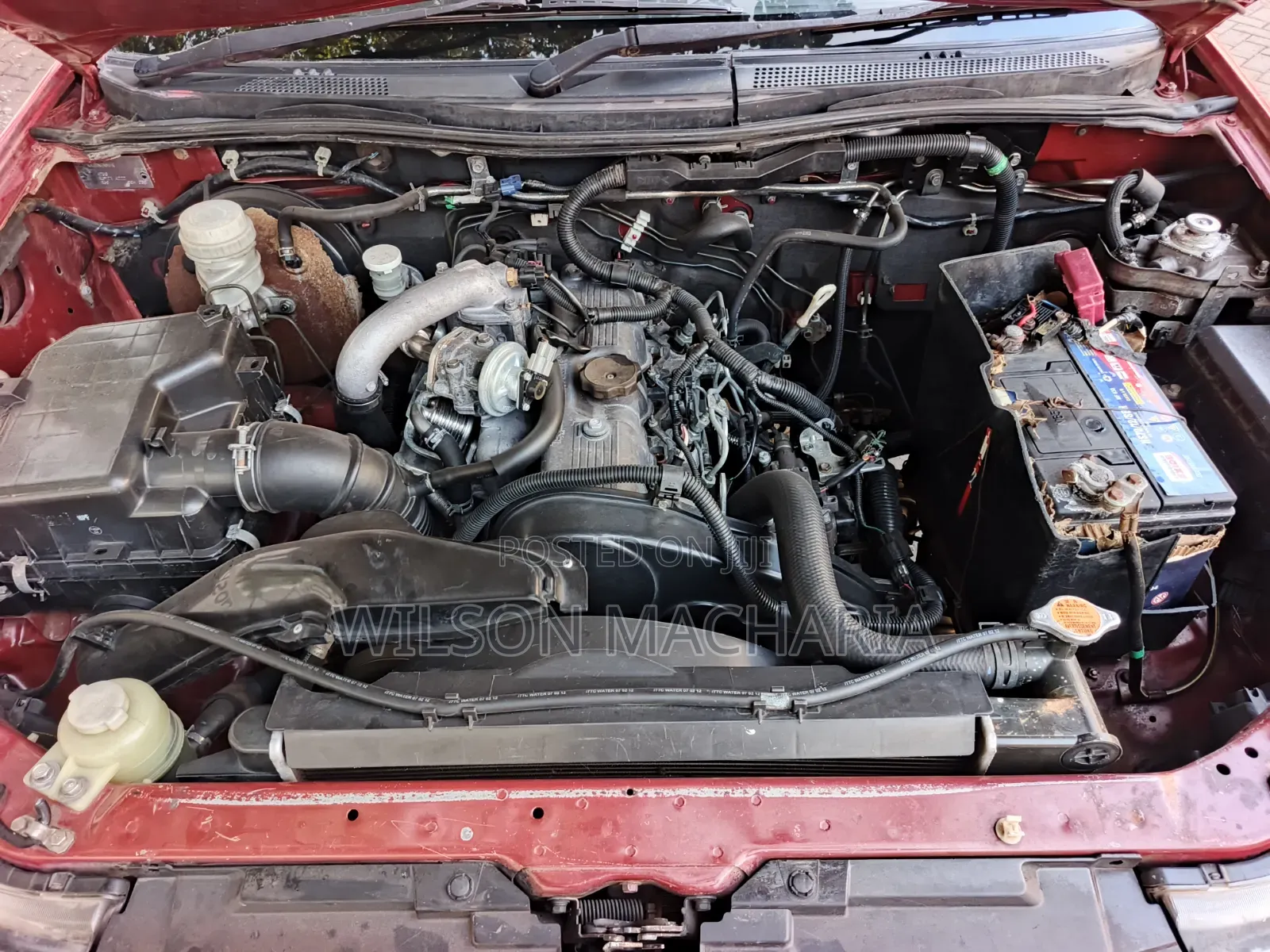 Mitsubishi L200 2012 Red