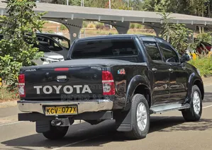 Toyota Hilux 2012 Black