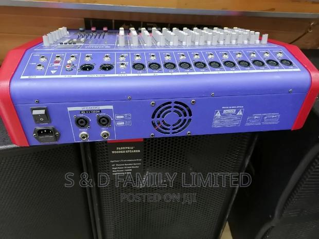 Yamaha 12 Channels Mixer - main view