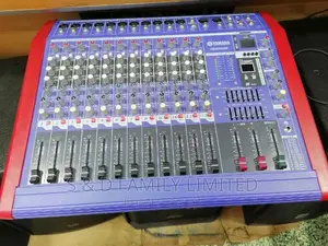 Yamaha 12 Channels Mixer