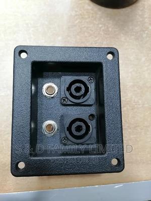 Speaker Output Connector - main view