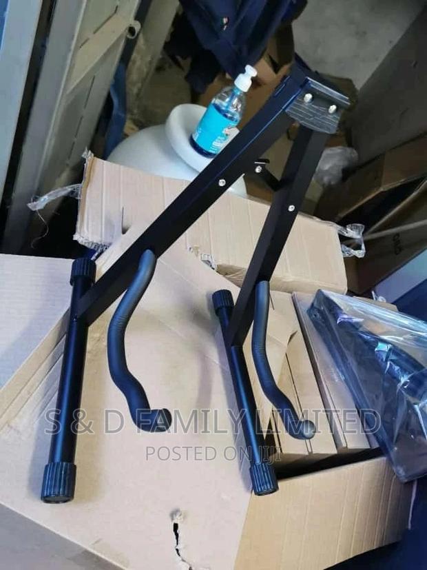 Guitar Stand - main view