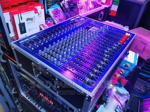 12 Channels Powered Mixer Smx 1200