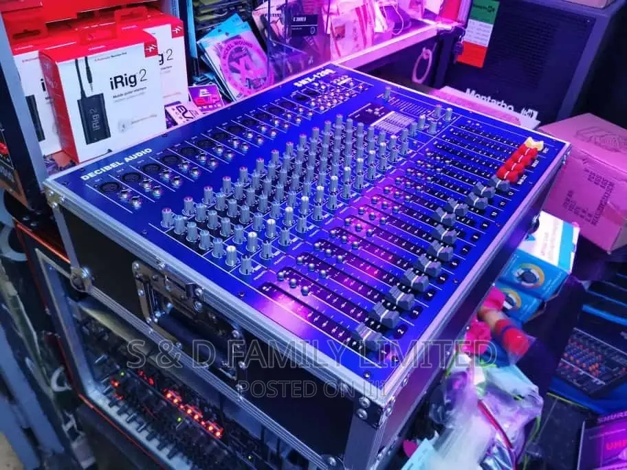 12 Channels Powered Mixer Smx 1200