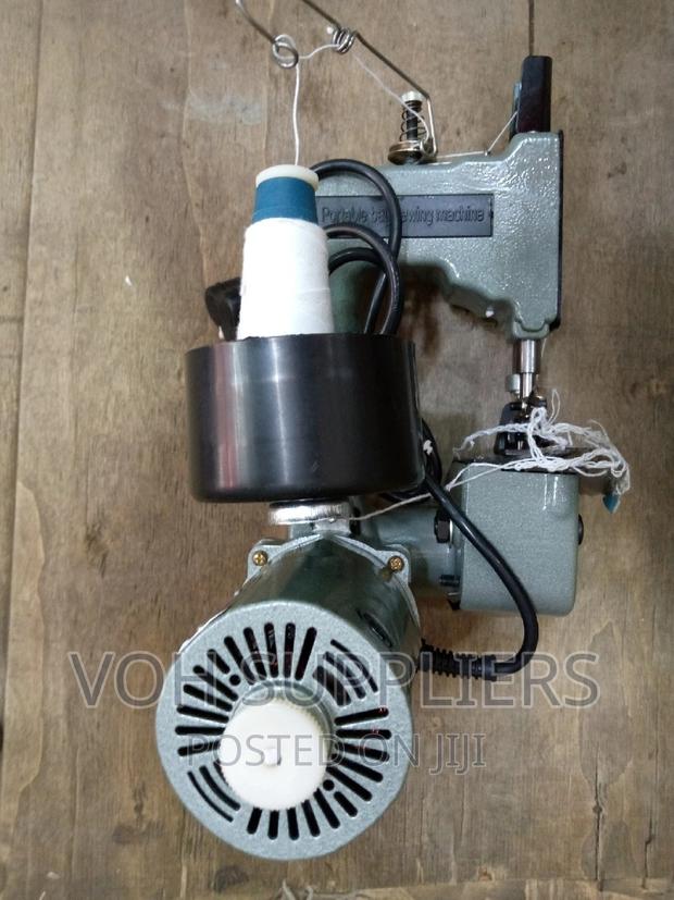 Bag Closer Machine - main view