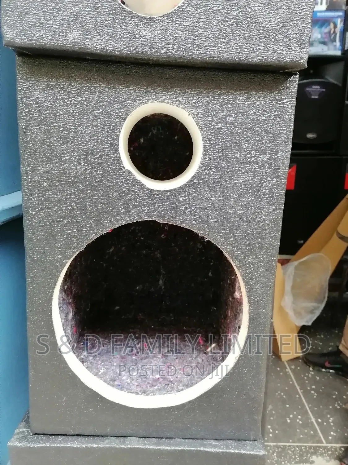 12 & 10 Inch Bass Bin Box With One Breather