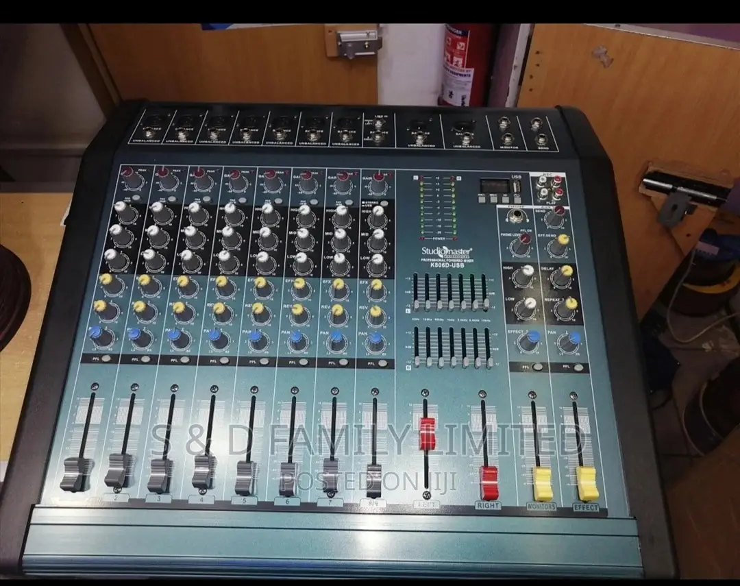 8 Channels Powered Studio Master Mixer