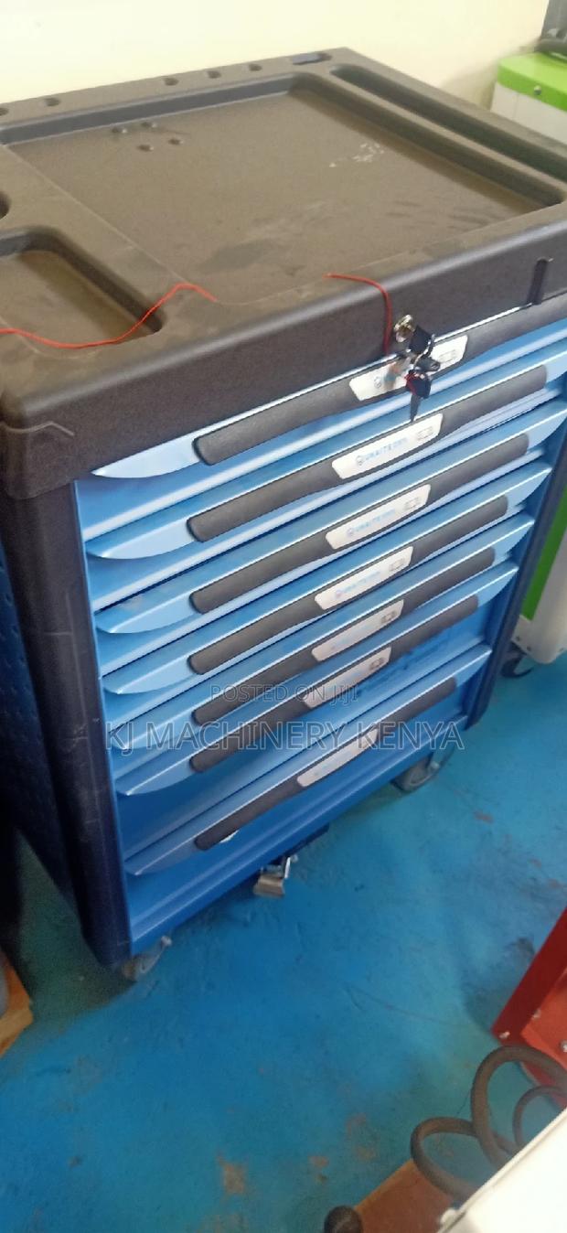 Toolbox Set With 258pcs Of Tools For Use By Mechanics/Electricians - main view