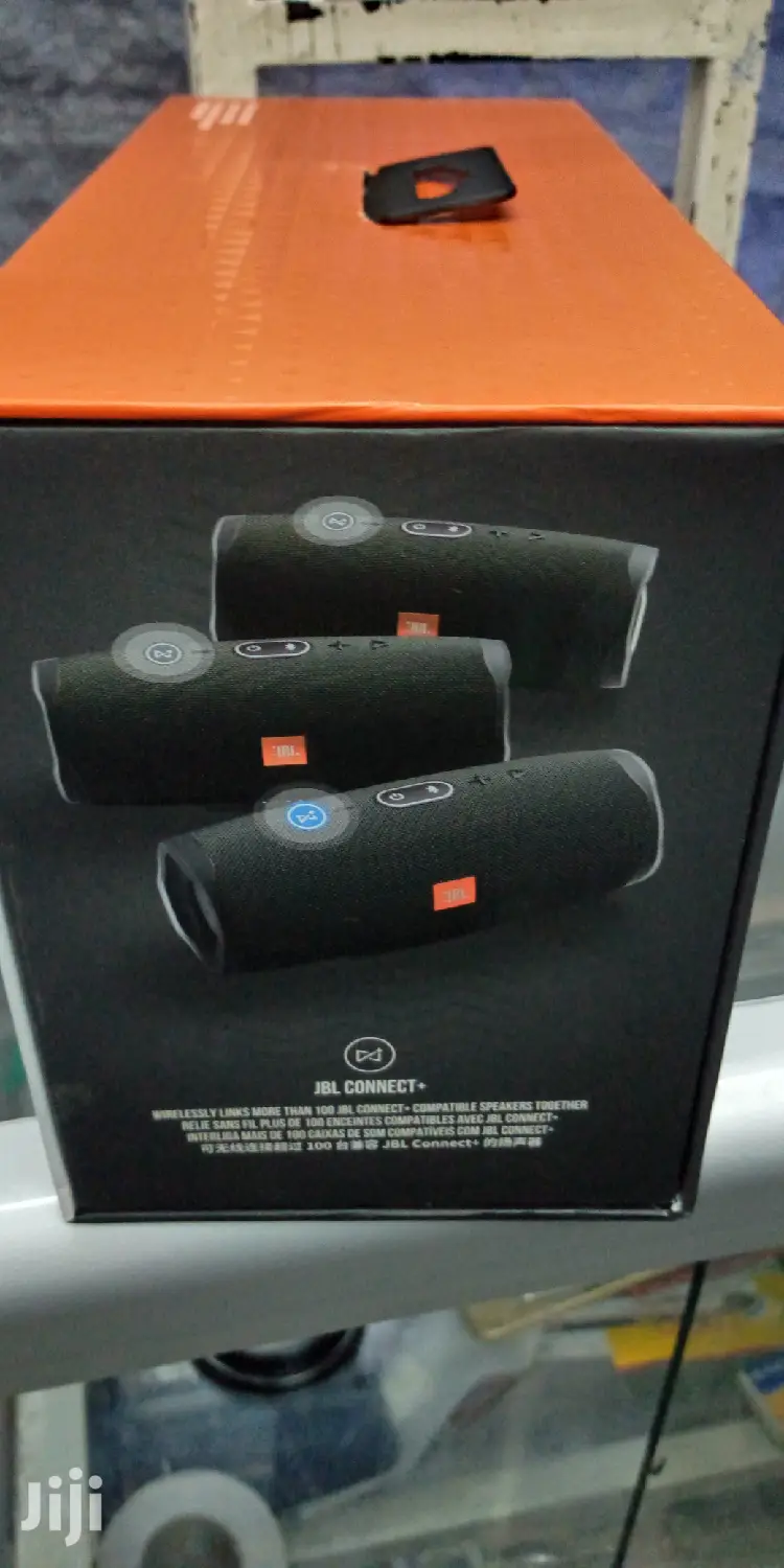 Jbl Harman Charge 4 Bluetooth Speaker.