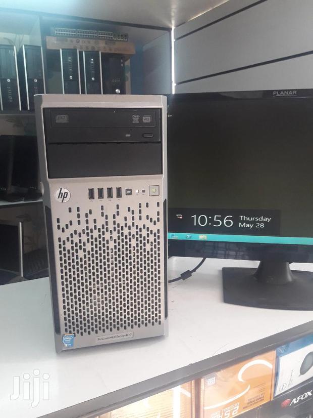 Server HP ProLiant ML 4GB Intel Xeon HDD 1T - main view