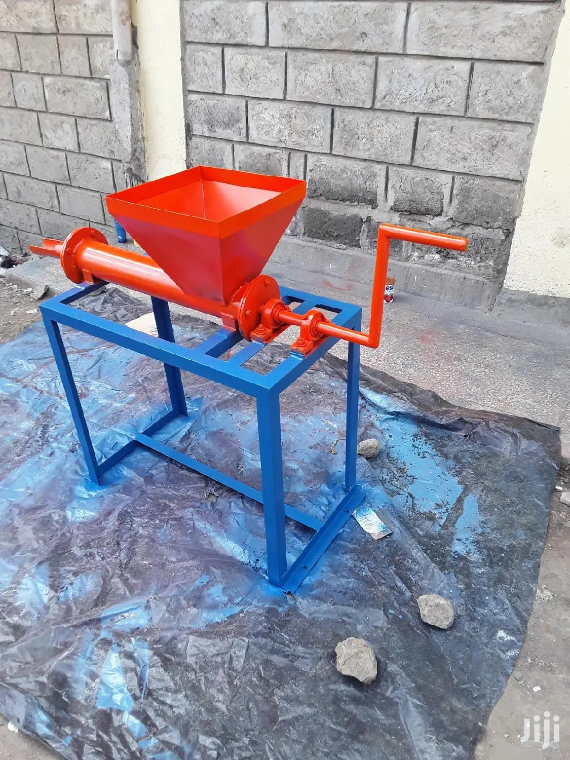 Modtec Engineers Work: Simple Manual Bricket Machine