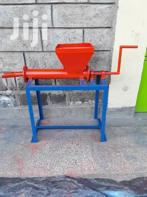 Modtec Engineers Work: Simple Manual Bricket Machine