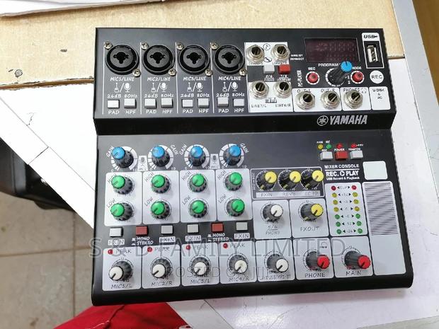 YAMAHA 8 Channels Live Broadcast USB Mixer