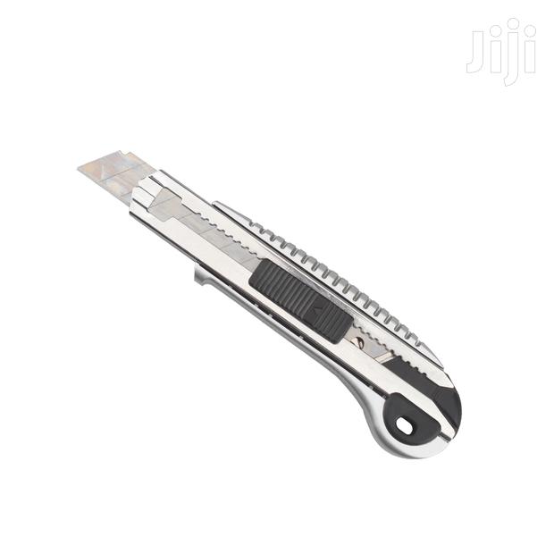 Retractable Box Utility Cutter Knife With 5 Blades - main view