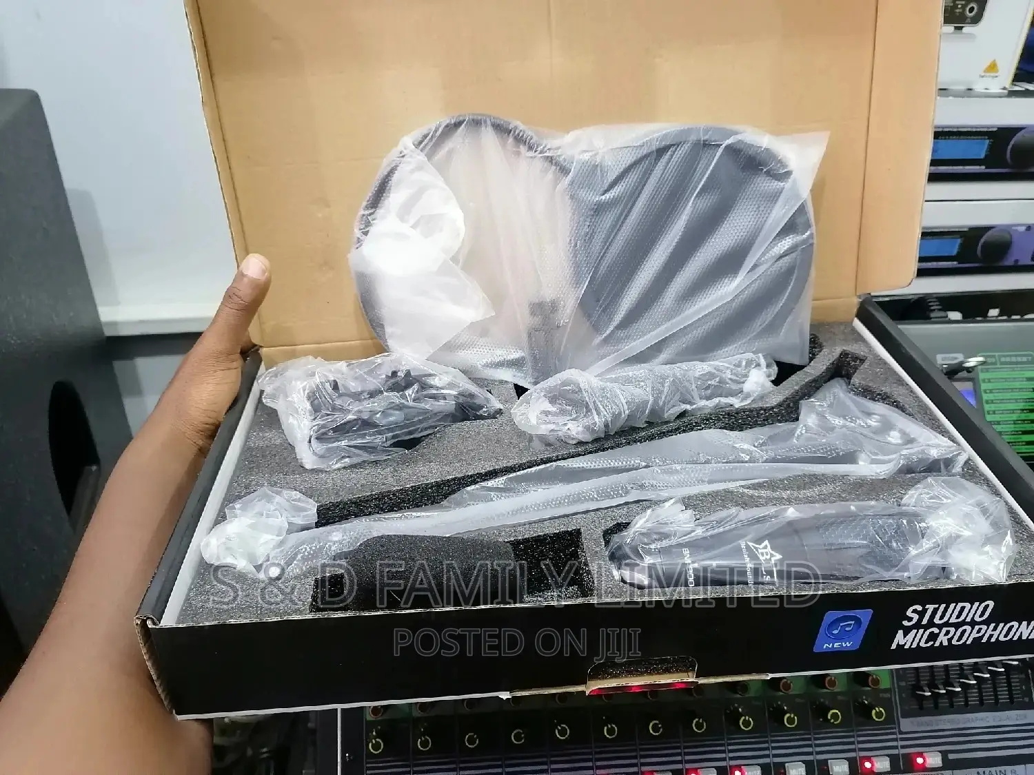 BM-800 Condenser Microphone ,Shock Mount,Mic Stand & Sponge