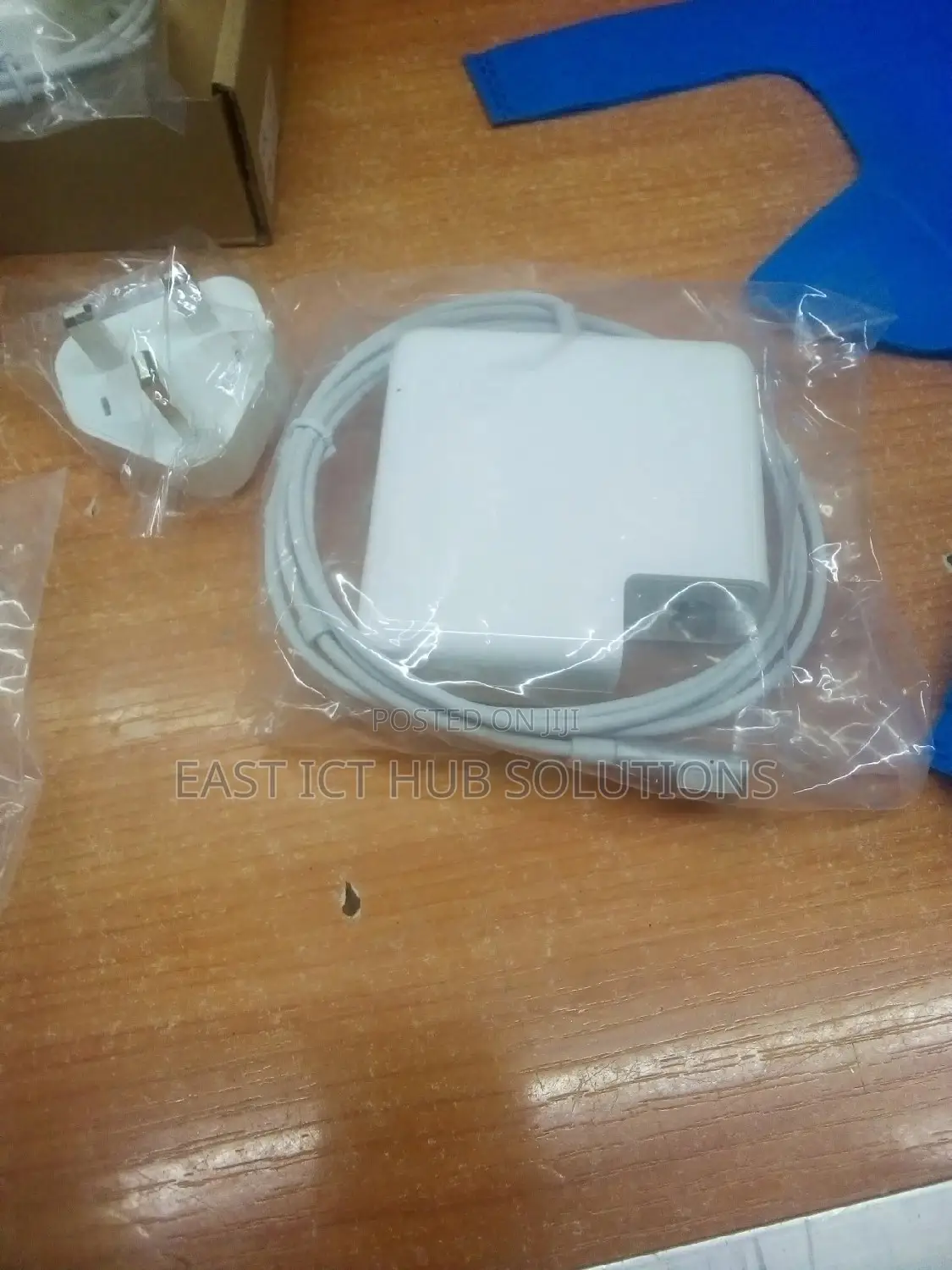 Apple Macbook Laptop Adaptor And Chargers