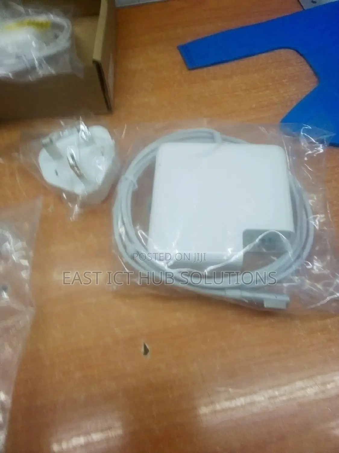Apple Macbook Laptop Adaptor And Chargers
