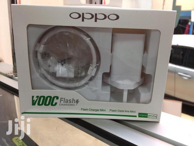 Oppo Original Charger - main view