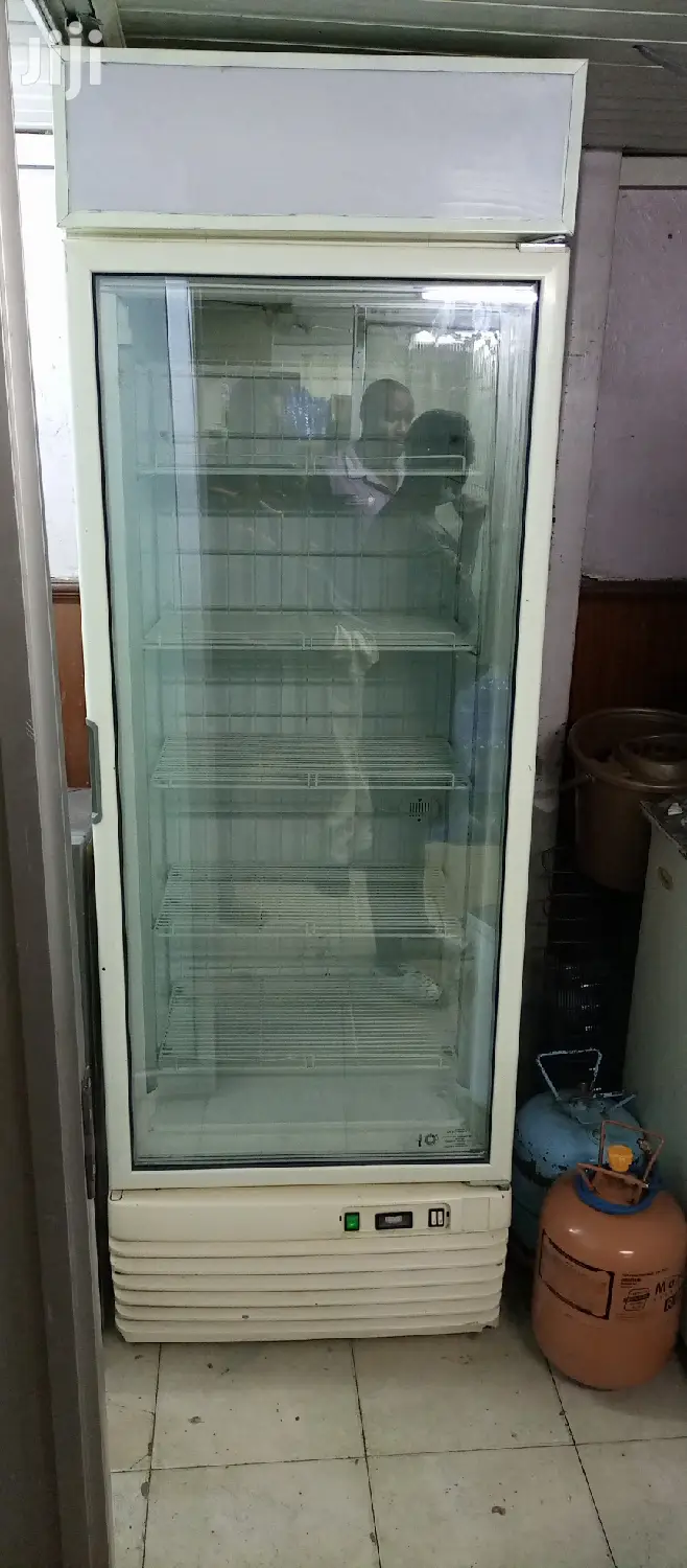 650L Display Chiller