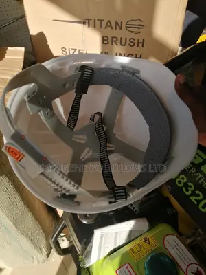 En Standard Safety Helmet White