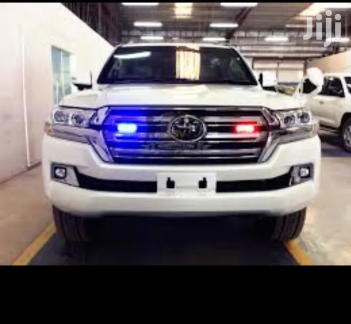 Landcruiser V8 Federal Lights Diplomatic