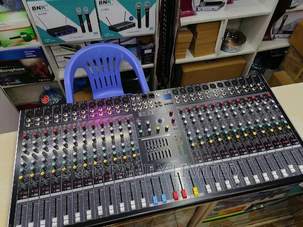Yamaha 24 Channel Plain Mixer - thumbnail 2