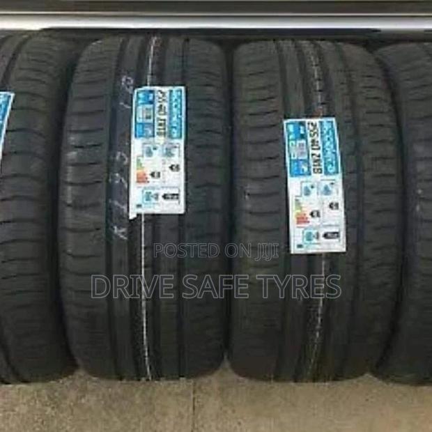 255/40 R18 Accelera Tyre
