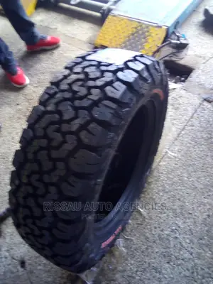 265/65 R 17 Black Bear