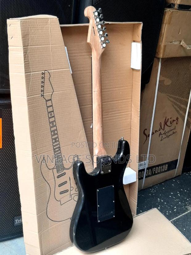 Fender Lead Solo Guitar - thumbnail 2