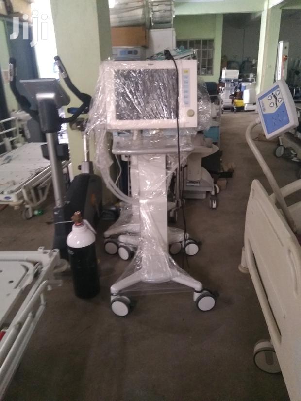 Drager Hospital Ventilator - thumbnail 2