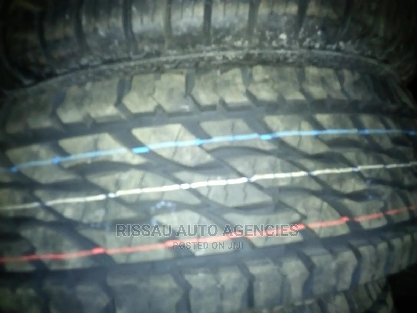 265/65 R 17 Bridge Stone AT 697 Made in Thailand