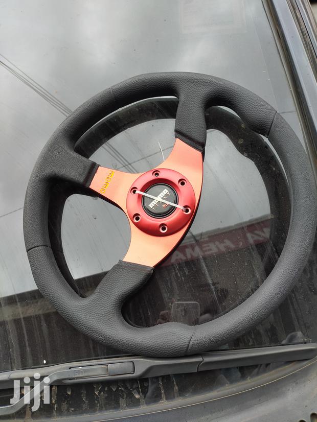 Steering Momo Red and Black - main view