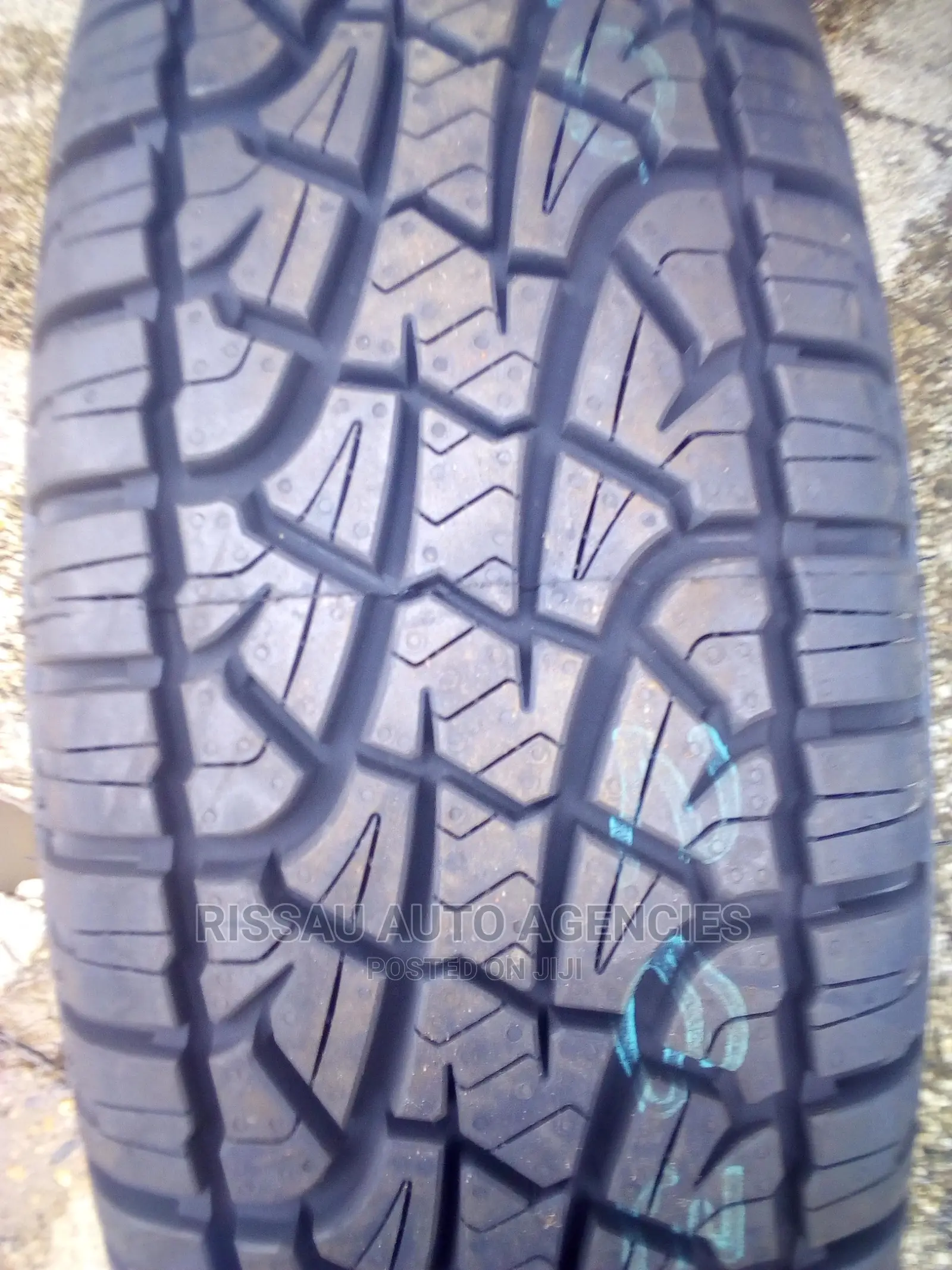 265/65 R 17 Pirelli Tyre