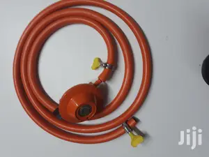 Gas Cylinder 2 Mtrs Pipe With 13kg Regulator And Clips