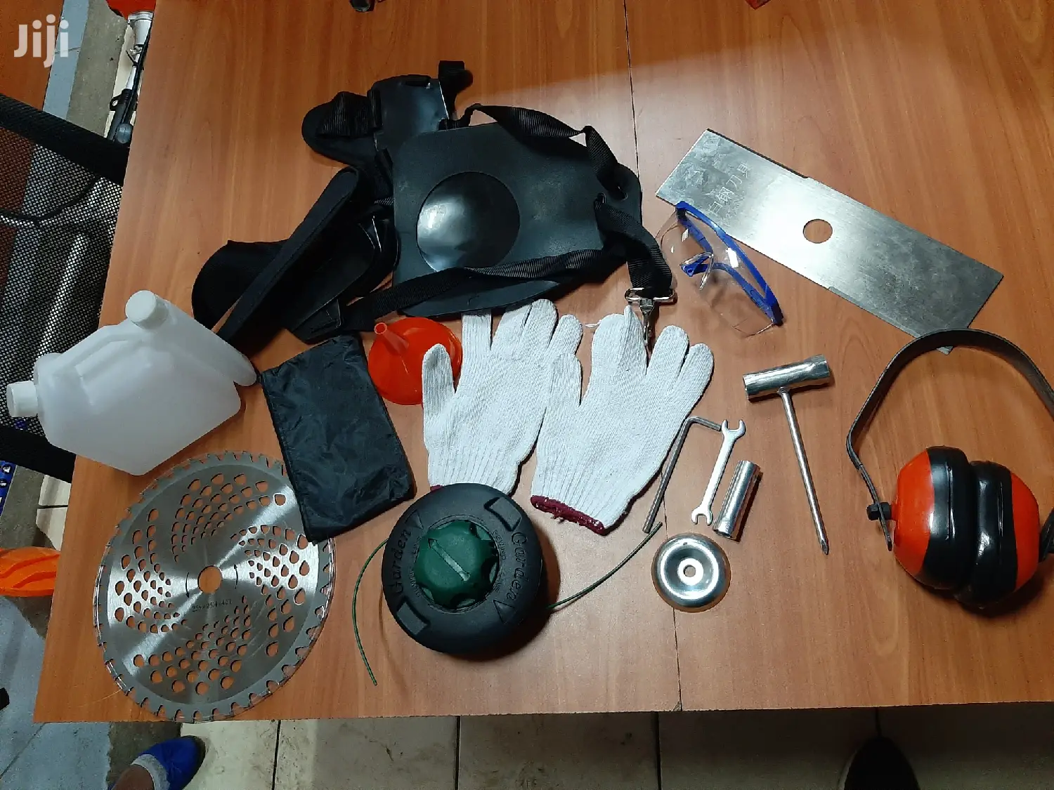 4 Bladed High Quality Brush Cutter