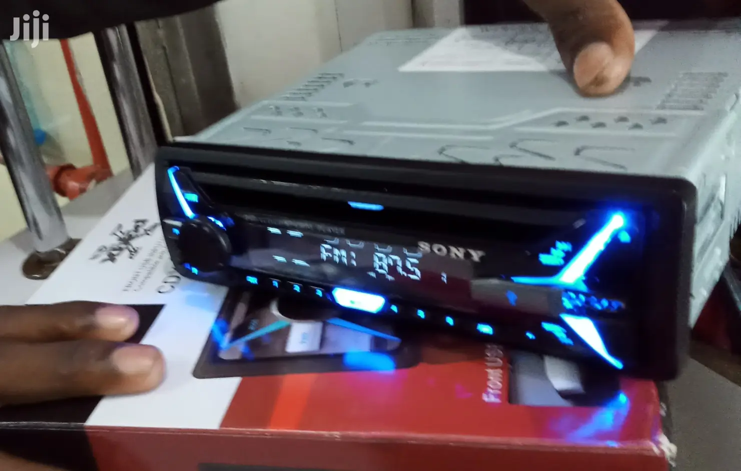 New Sony Car Radio With Usb, Fm Radio, Dvd Player..