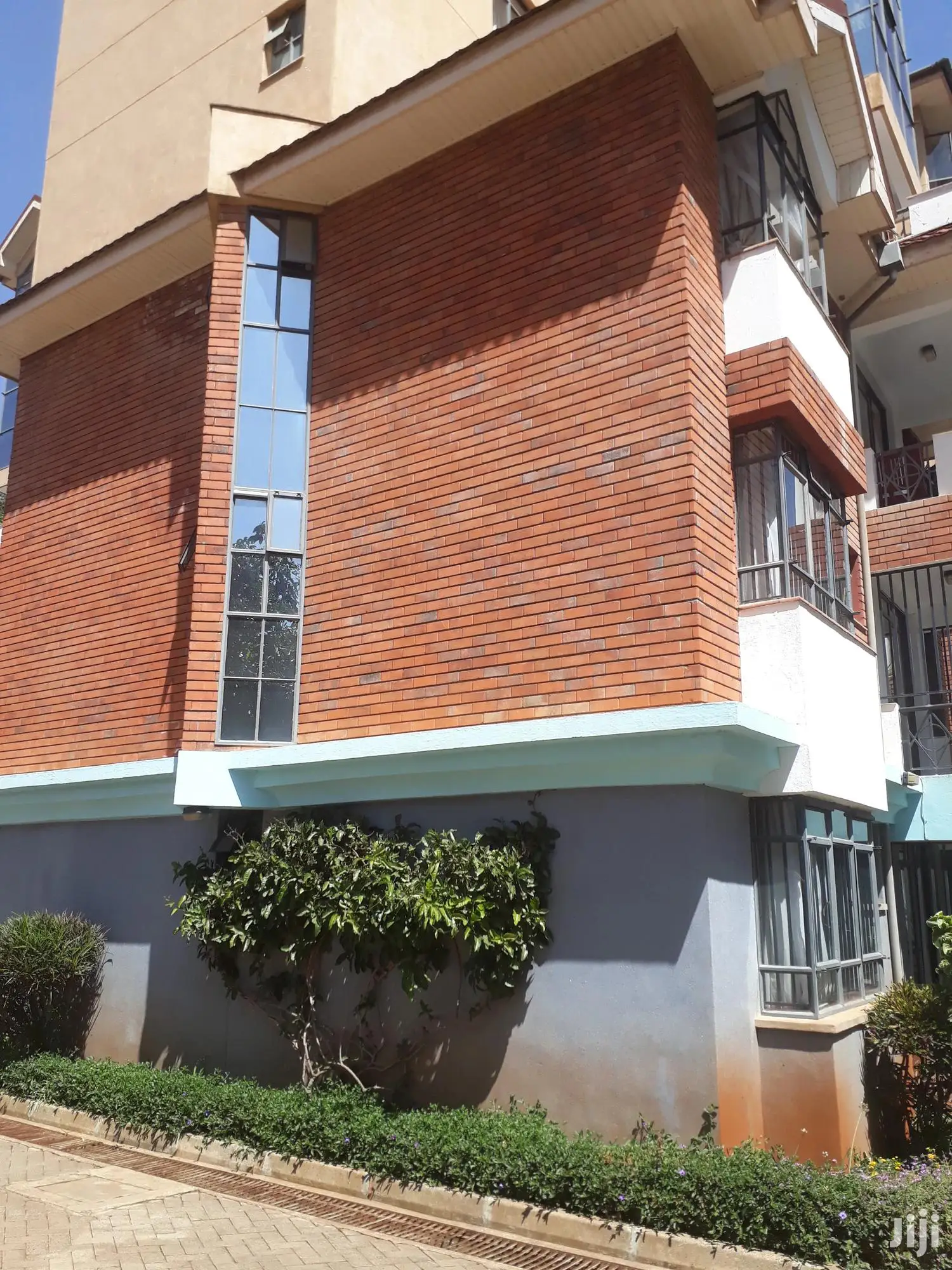 1&2 Bedroom Fully Furnished Apartment In Westlands For R