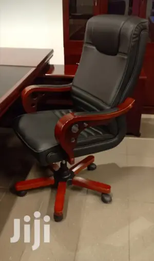 Executive Office Seat