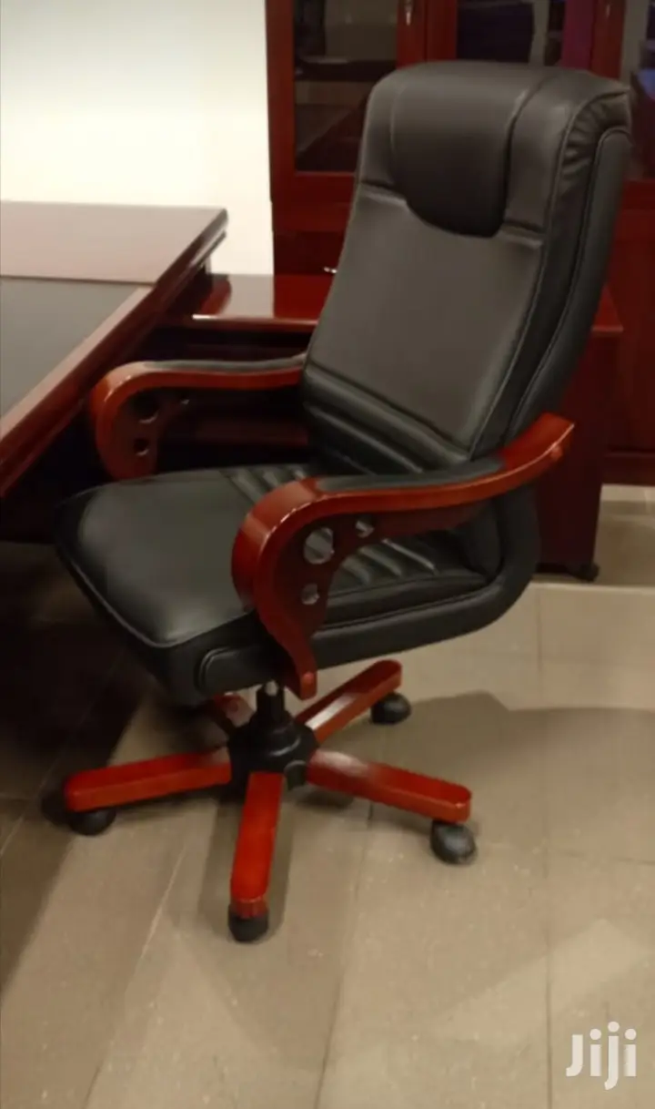 Executive Office Seat
