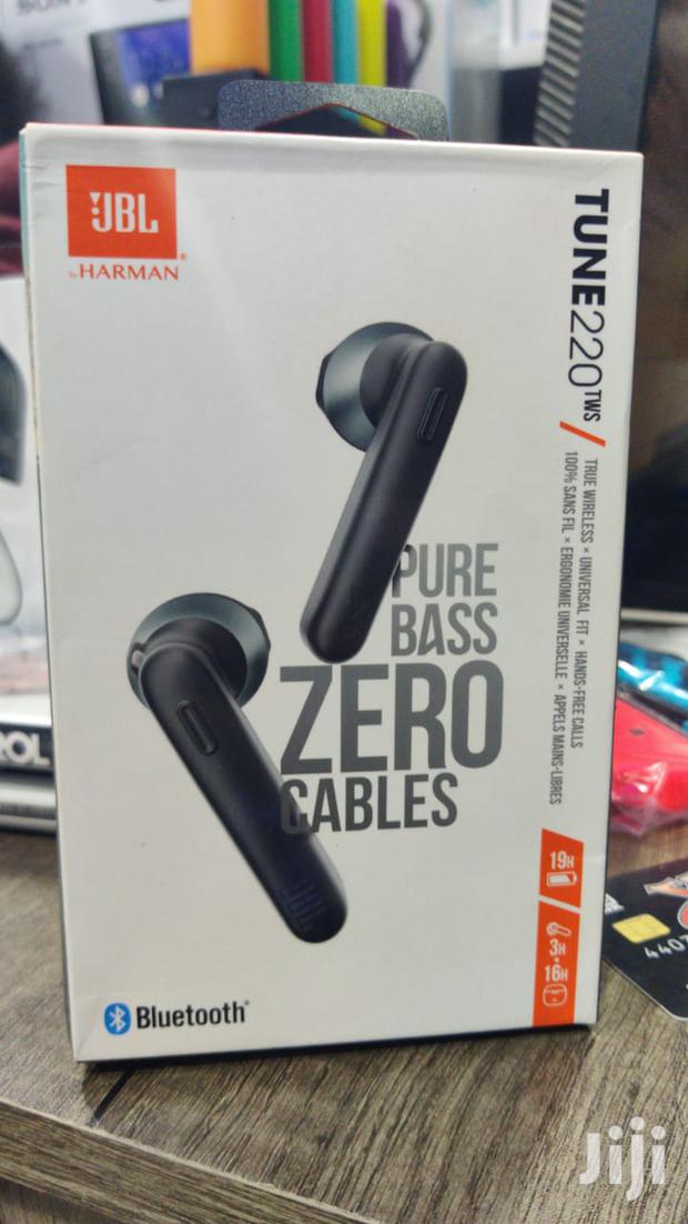 JBL Tune 220 Tws Earbud Headphones - main view