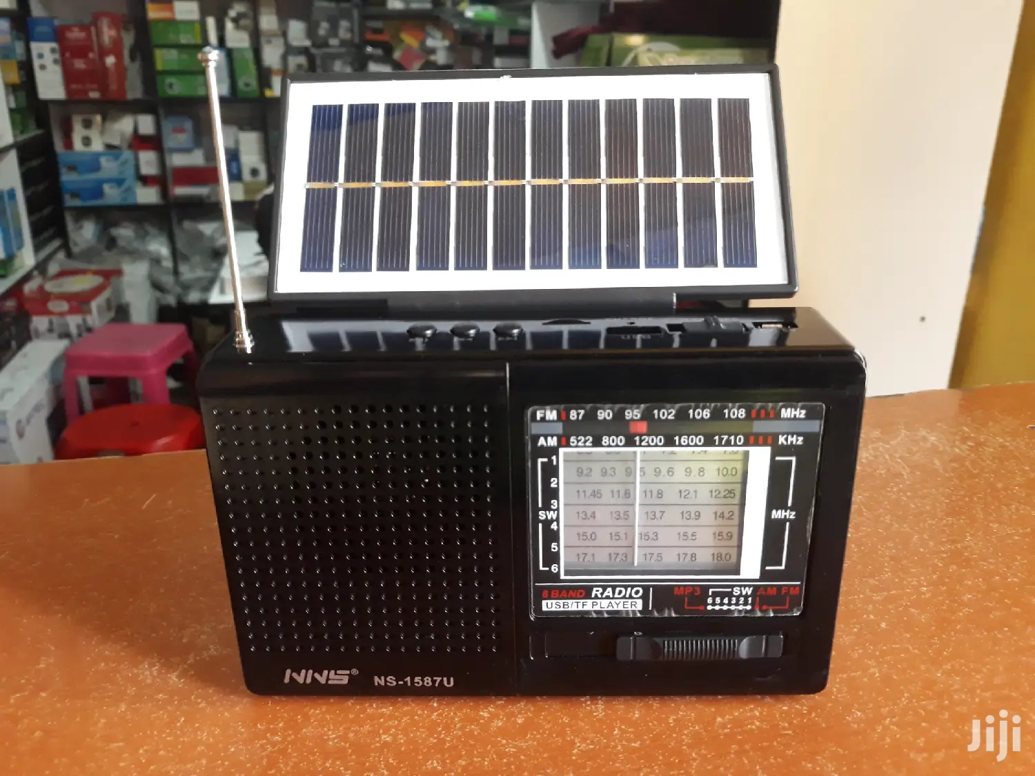 NNS Solar Charge Radio