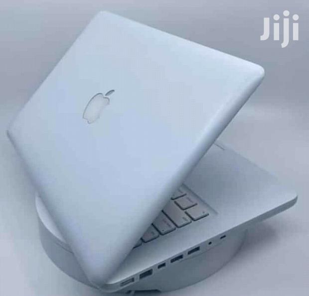 Laptop Apple MacBook 2GB Intel Core 2 Duo HDD 250GB