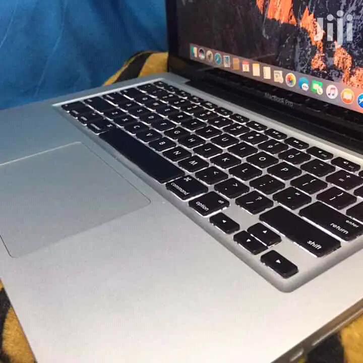 Laptop Apple MacBook 14" 500GB HDD 4GB RAM
