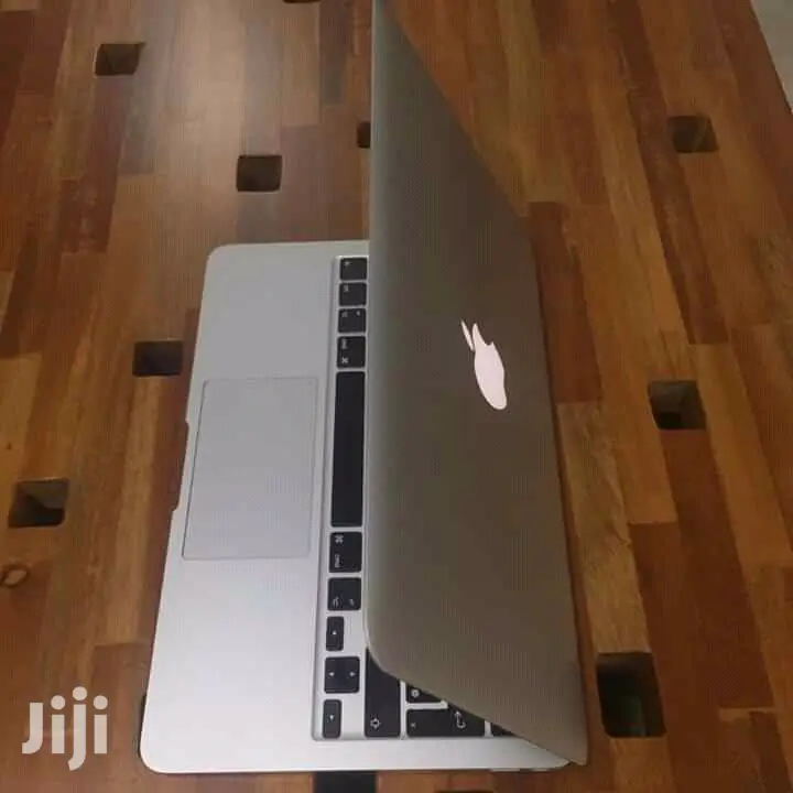 Laptop Apple MacBook Air 2015 8GB Intel Core i5 SSD 256GB