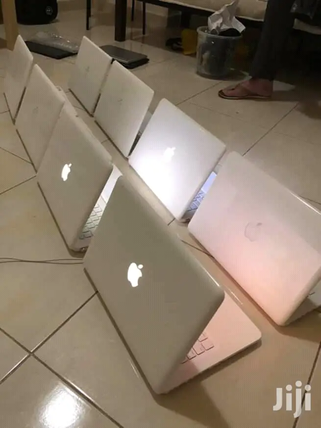 Laptop Apple MacBook 2010 2GB Intel Core 2 Duo HDD 250GB