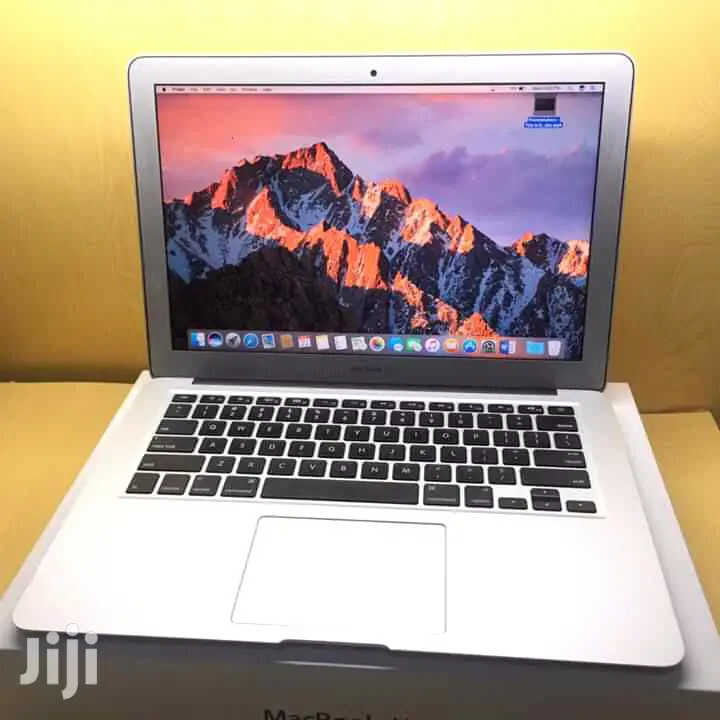 Laptop Apple MacBook Air 13.3" 128GB SSD 8GB RAM