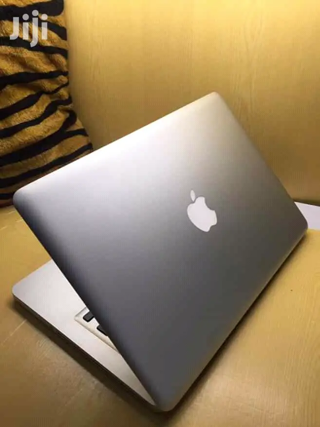 Laptop Apple MacBook Air 13.3" 128GB SSD 8GB RAM